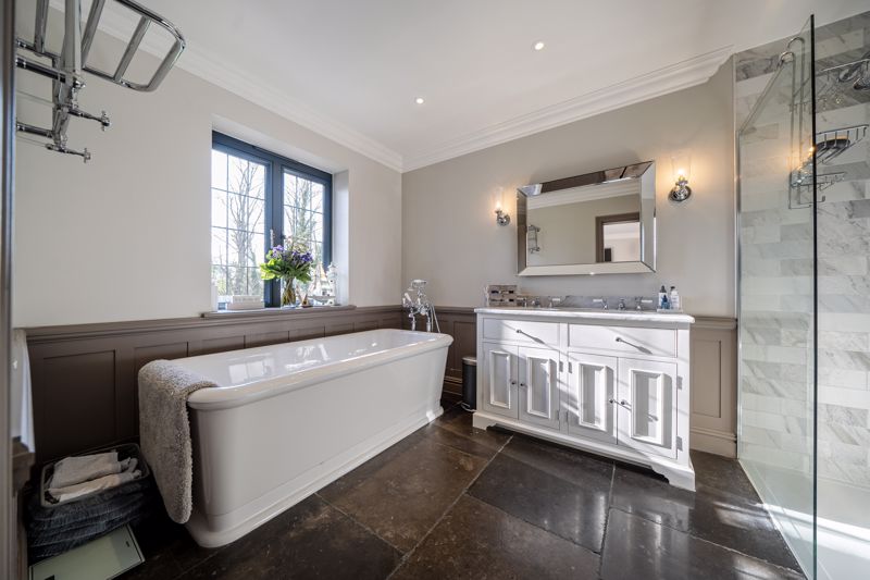 En-suite- click for photo gallery